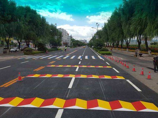 道路划线公司.jpg